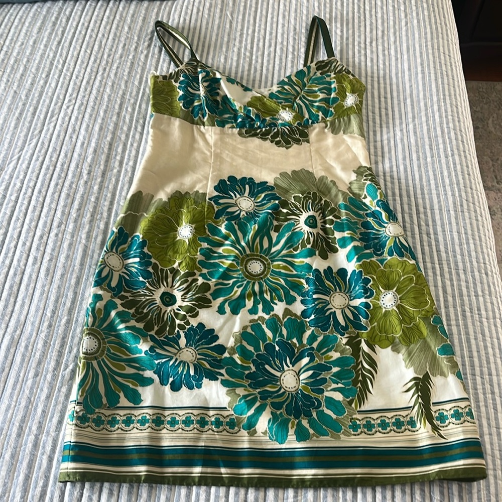 Ann Taylor floral cocktail dress Size 8